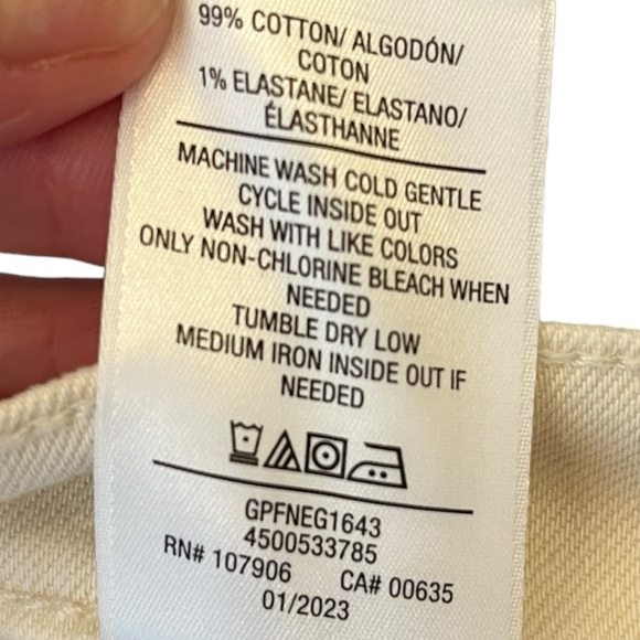 Anthropologie Hudson Gemma Mid Rise Ivory Egret Midi Denim Jean Shorts size 31 - Picture 7 of 7